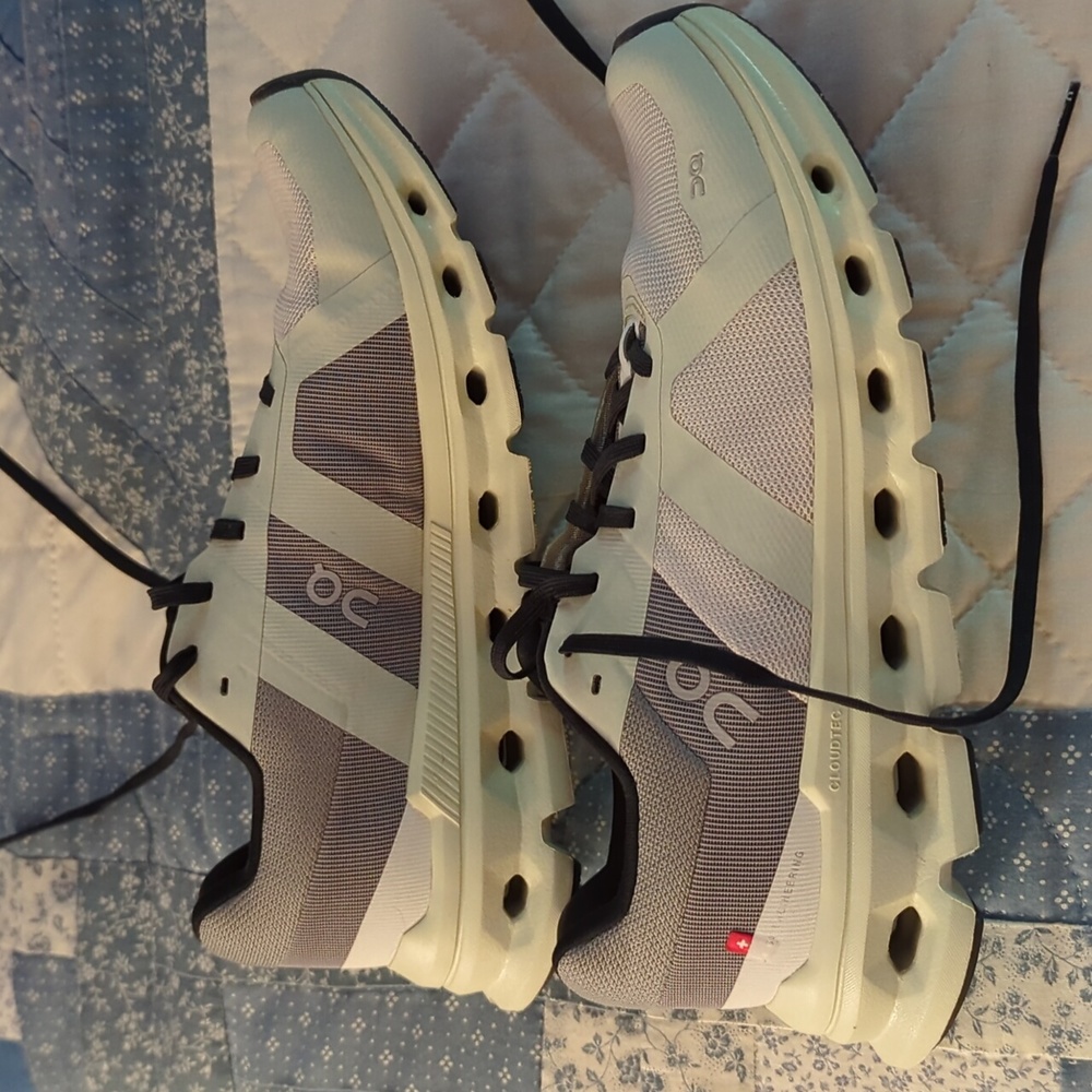 On Cloudrunner size 8.5 women